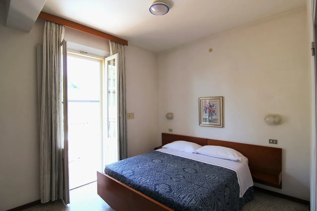 Hotel Garni Picnic Riccione 0*,